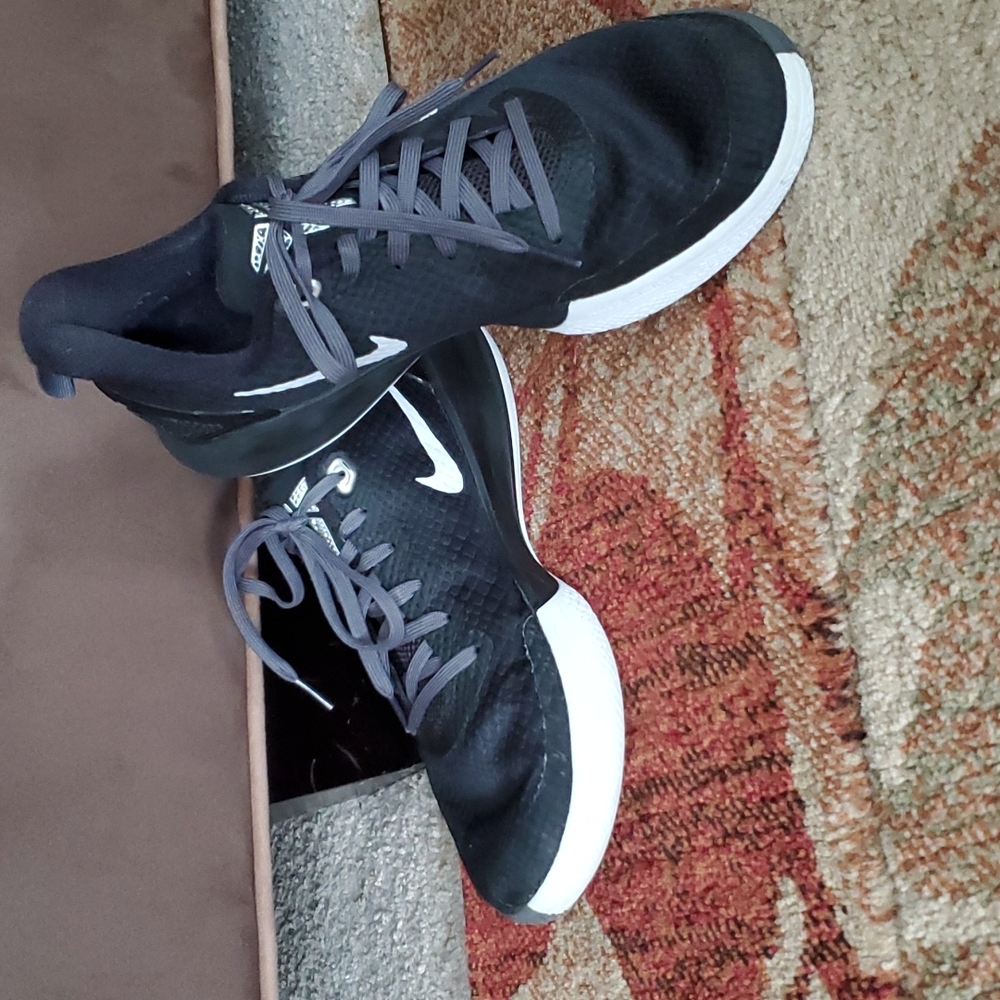 Volleyball shoes